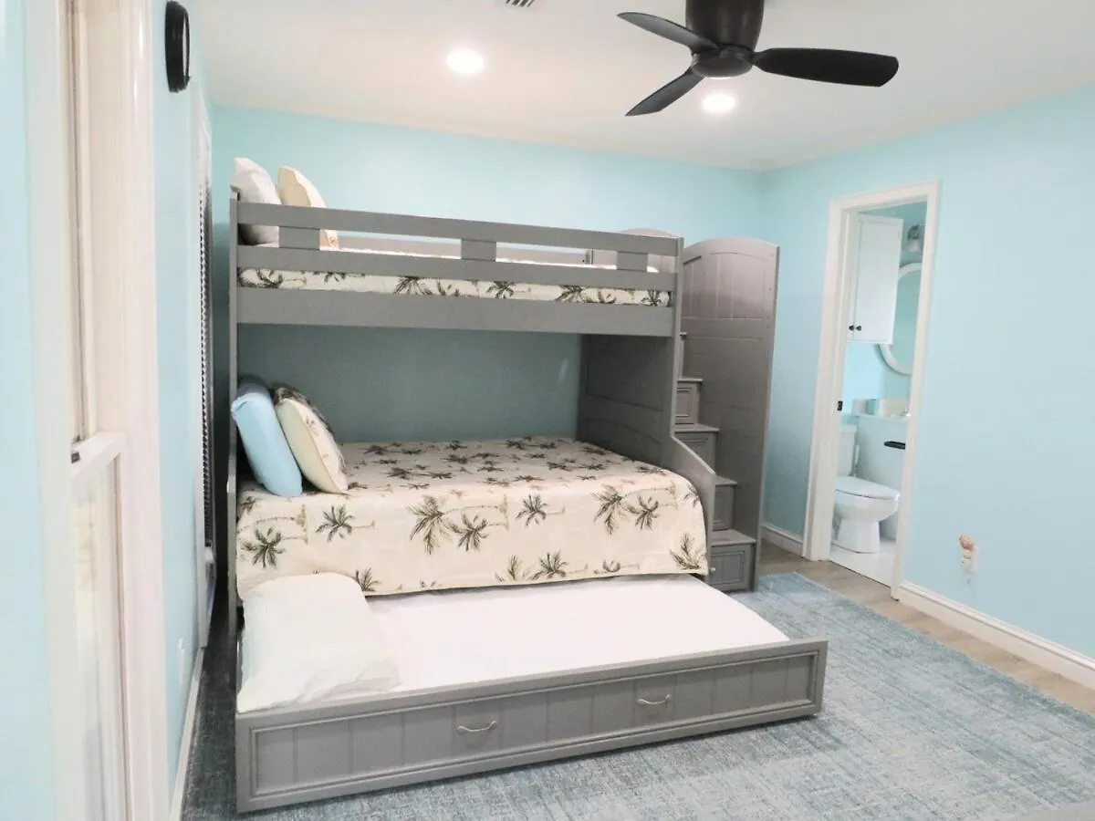 Hidden Gem With New Patio And Private Dock Verenigde Staten