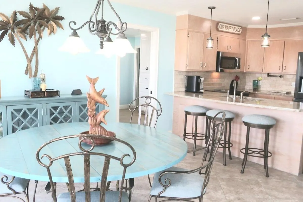 Hidden Gem With New Patio And Private Dock 0*, Destin